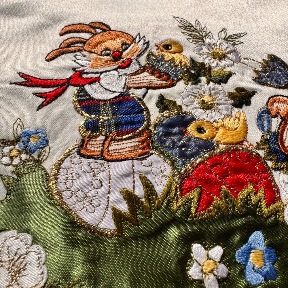 Vintage Embroidered Bunny Rabbit‎ Doily Table Decor Easter Spring